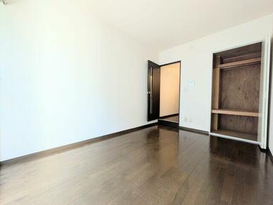 家具が配置しやすい四角形のお部屋です♪