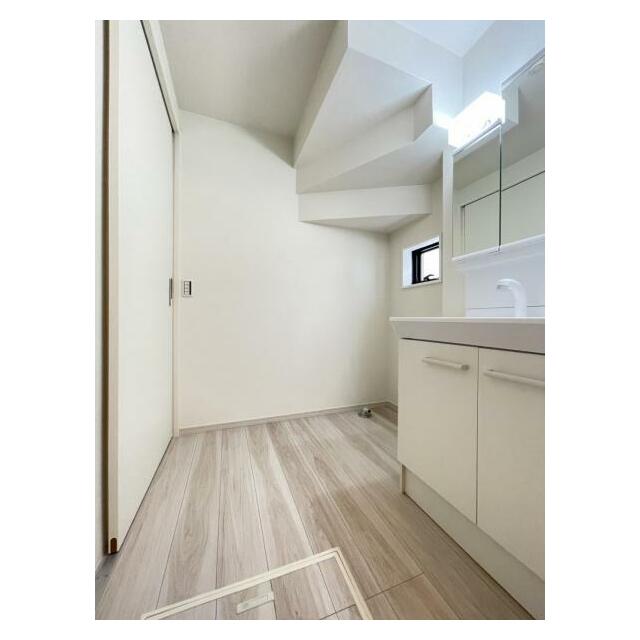 朝の準備・毎日の洗濯・帰宅後のお風呂と大活躍の洗面スペース