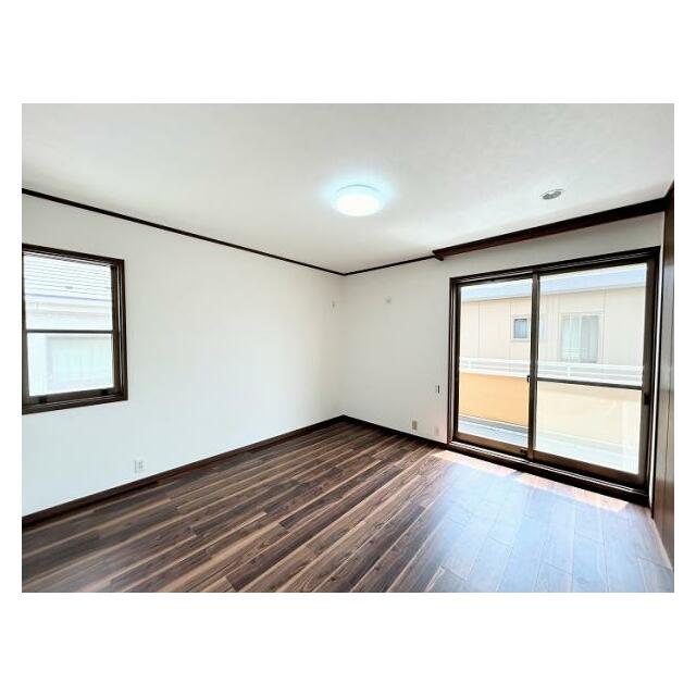 2階南東側洋室　約8帖