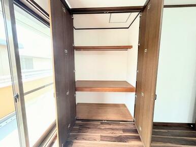 2階南東側洋室　クローゼット内