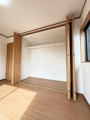 洋室6帖のクローゼット