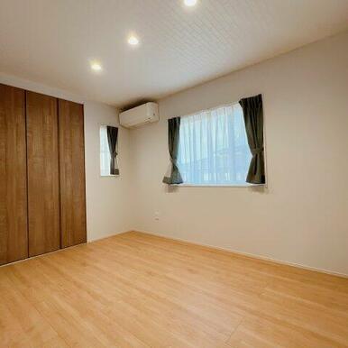 ２階洋室は４部屋あります！