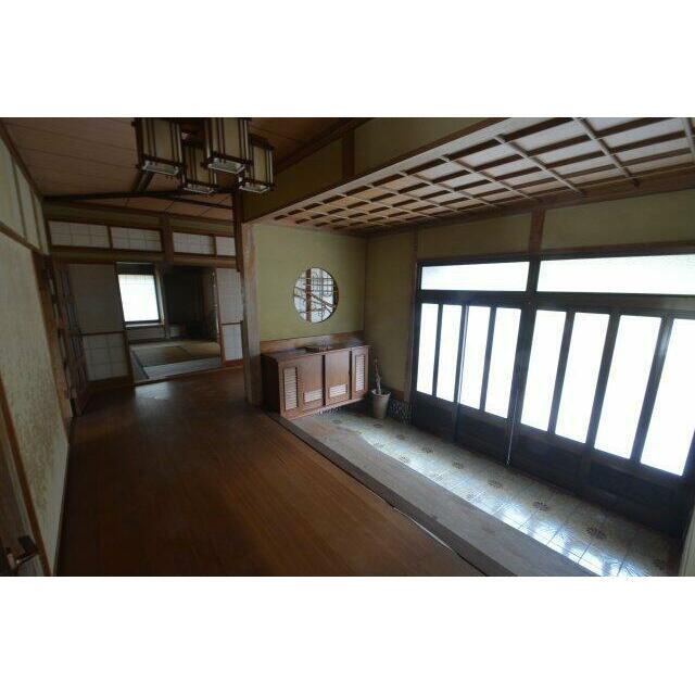 広い玄関です