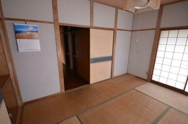 柔らかい畳が心地よい和室