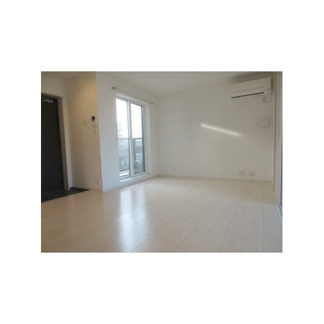 使いやすい形のリビング♪