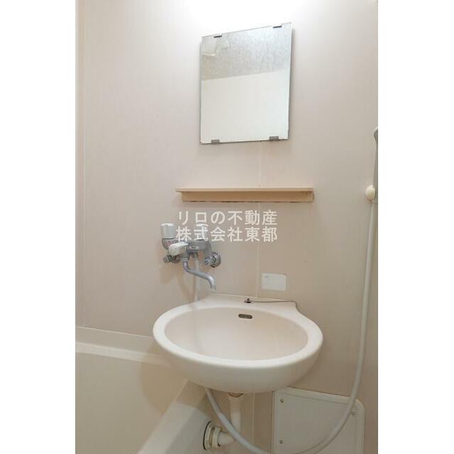 洗面ボウルと鏡もございます☆