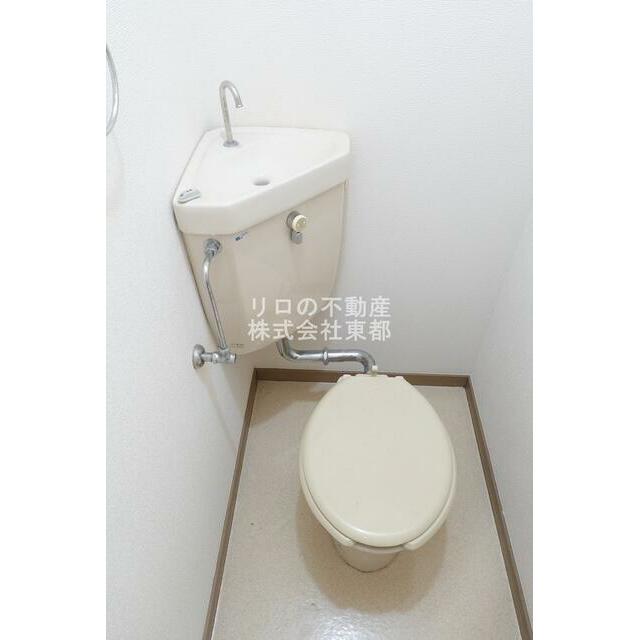 白基調で清潔感のあるトイレです♪