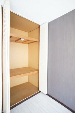 たっぷり入る広めの収納が魅力のお部屋です♪