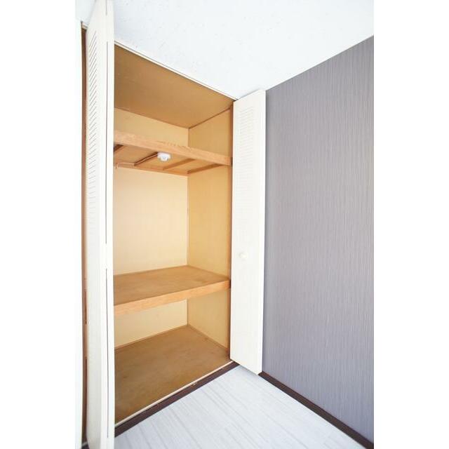 たっぷり入る広めの収納が魅力のお部屋です♪