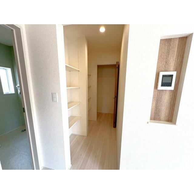 収納・可動棚4段のあるパントリー（6号棟）