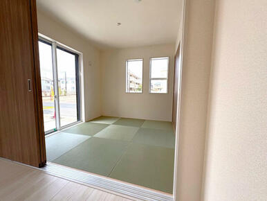 リビング脇和室5.25帖（6号棟）