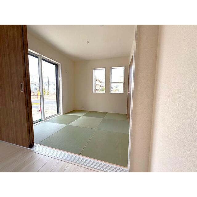 リビング脇和室5.25帖（6号棟）