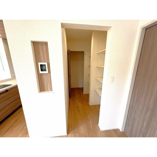 収納・可動棚4段のあるパントリー（7号棟）