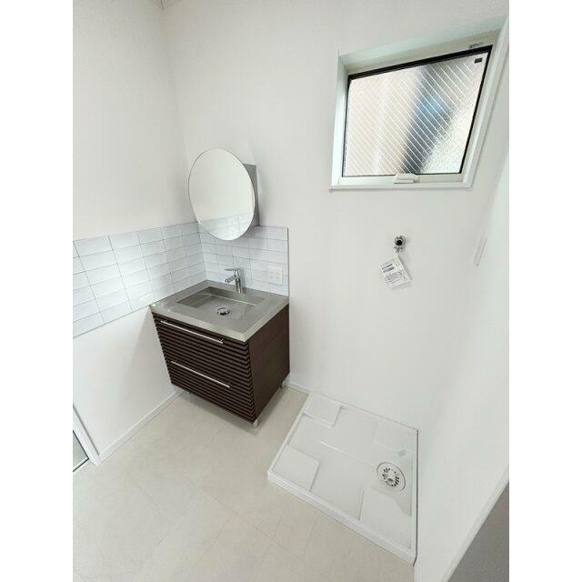 デザインにこだわった洗面台で、毎日の身繕いが楽しくなります