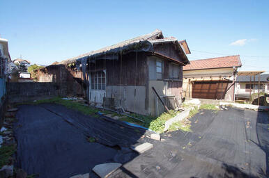 敷地には建物が２棟あります