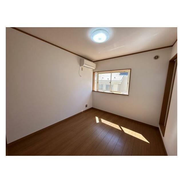 洋室　約5.3帖(2)