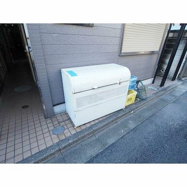 敷地内ごみ置き場♪