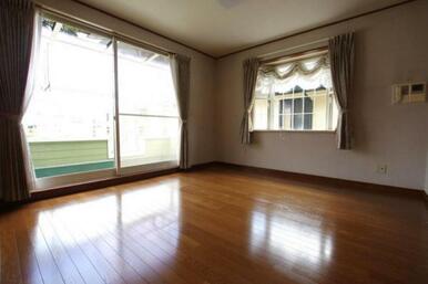 直接バルコニーに出られるので、洗濯物も楽々