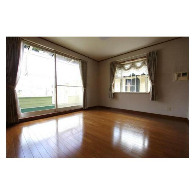 直接バルコニーに出られるので、洗濯物も楽々