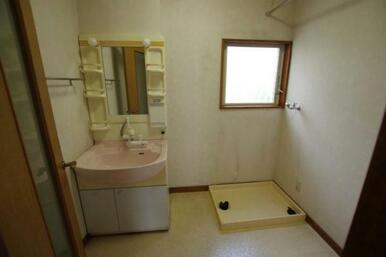 身支度・洗濯・お風呂と毎日大活躍の洗面スペース