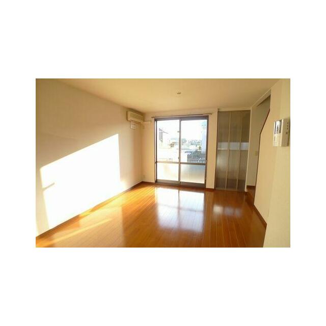 南面の掃き出し窓からの採光性と風通しが良く、明るい快適な空間リビング＆ダイニング！