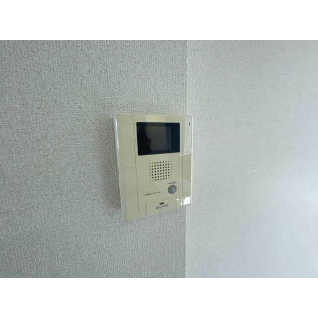 来訪者を声と映像で確認できて安心なモニター付ドアホン♪今や安心・安全生活には必須のアイテムのひとつ…