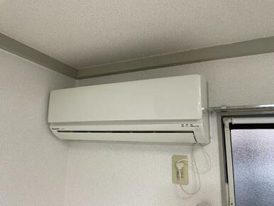 嬉しいエアコン付です！！