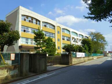 若松原中学校　722ｍ/徒歩10分、車2分