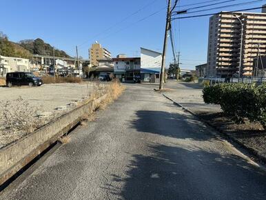 前面道路写真（２０２３年１２月撮影）