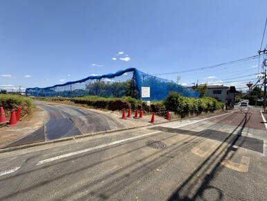 【前面道路含む現地土地写真】