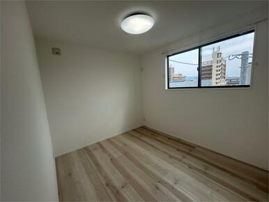 暮らしに合わせて使い方が変わる、家族構成にも柔軟に対応できる洋室。インテリアの想像が広がります。