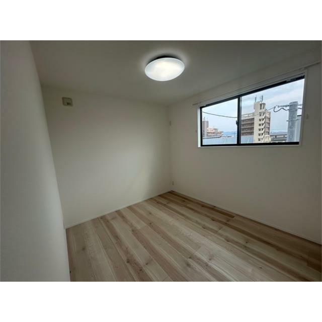 暮らしに合わせて使い方が変わる、家族構成にも柔軟に対応できる洋室。インテリアの想像が広がります。