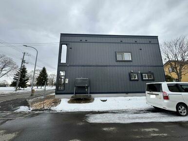 屋根・外壁塗装しております。