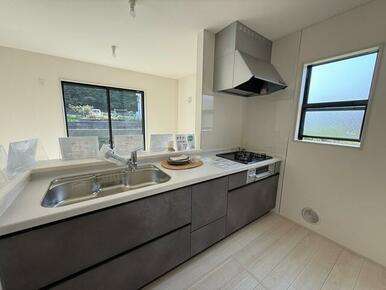 コンロ数が増えると手の込んだ料理に思わずチャレンジしてみたくなる！？（1号棟）