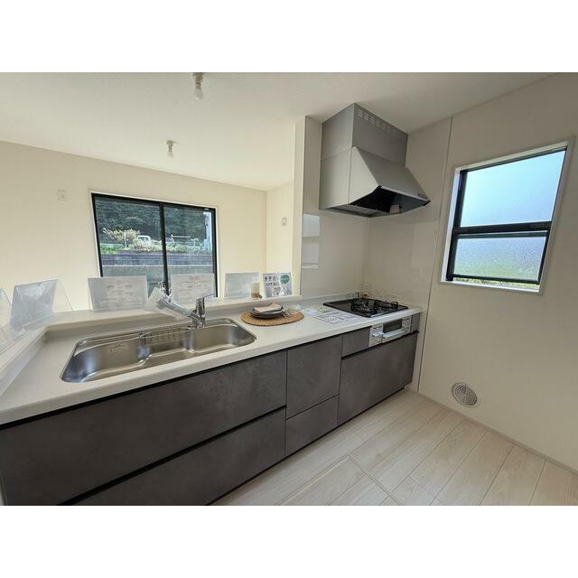 コンロ数が増えると手の込んだ料理に思わずチャレンジしてみたくなる！？（1号棟）