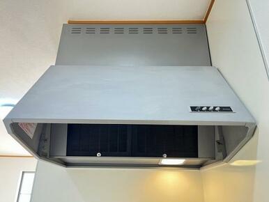 「キッチン」油汚れも拭き取りやすい、掃除しやすいレンジフードです