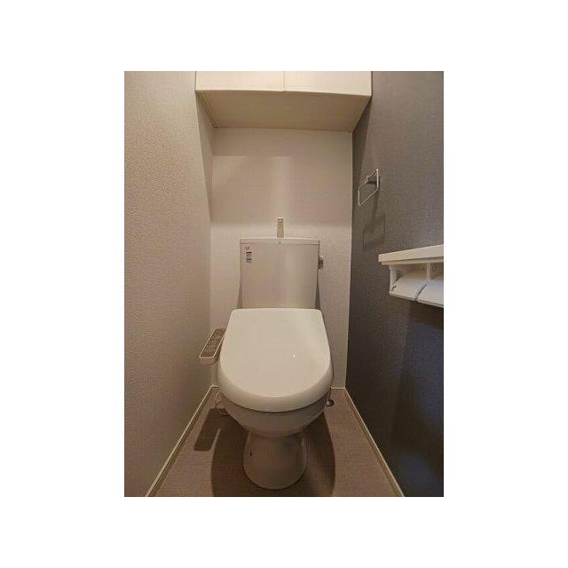 ゆったりとした空間のトイレです