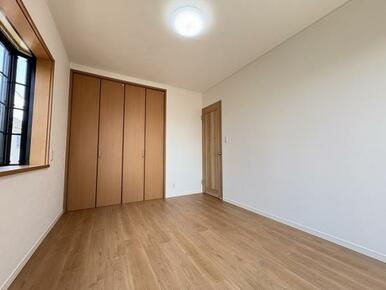 「2階洋室約5.6帖」（2）