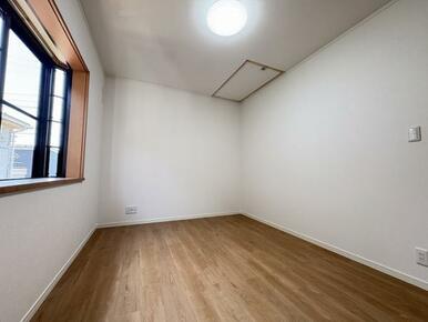 「2階洋室約5.5帖」