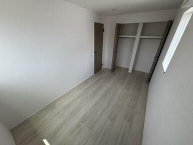【１号棟】３階4.5帖のお部屋。広いクローゼット付きだから毎日のお洋服選びが楽しくなります♪