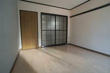 床はフローリング調クッションフロア♪