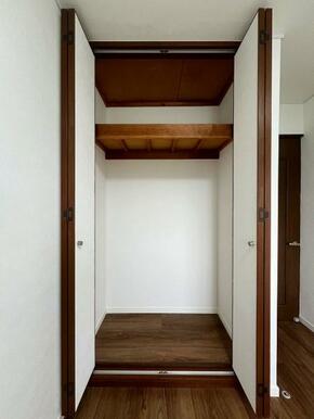 2階西側中洋室クローゼット内