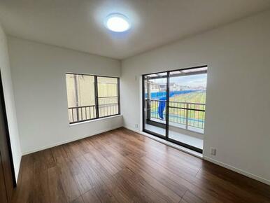 2階東側洋室約6帖