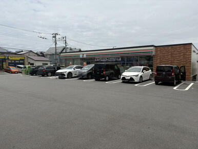 セブンイレブン　茅ヶ崎萩園中央店
