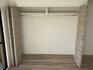 リビングのクローゼット新品交換と枕棚セット交換をおこないました