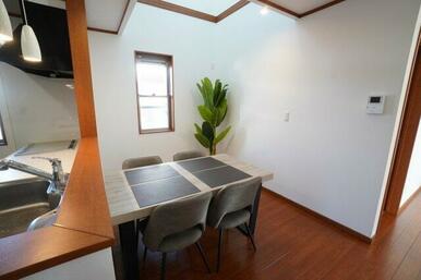 リビングに家具を設置しました☆ご成約者様にプレゼントいたします♪