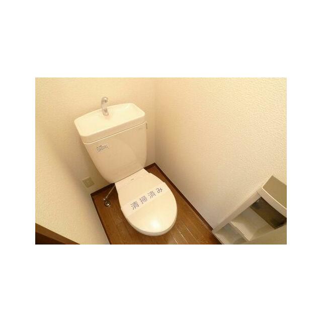 【トイレ】暖房洗浄便座付きのトイレになります。