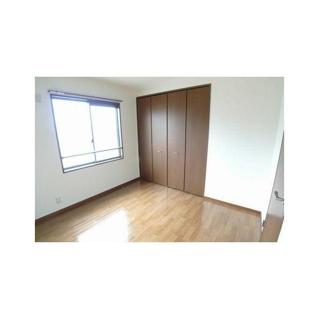 【５．５帖の洋室】北側なので寝室にぴったり。ゆっくり寝られそうです…