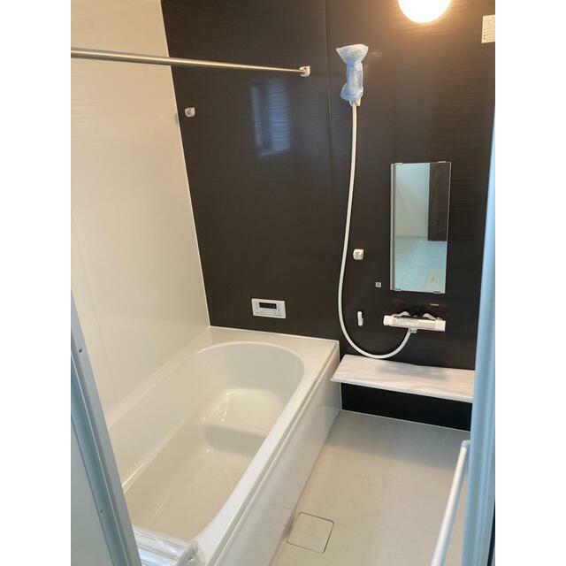 一日の終わりはバスタイムでリラックス。お湯でぽっかぽかに温まって快眠を（6号棟）