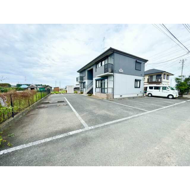 敷地内には防犯カメラも設置済です。